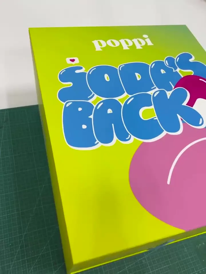 Poppi “Soda’s Back” collapsible rigid box